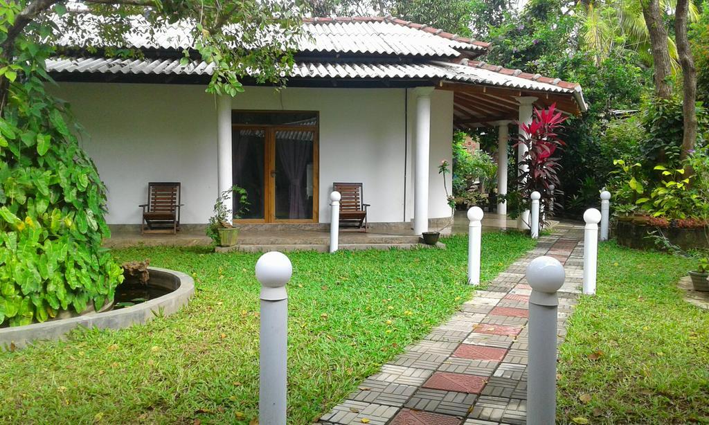 River Retreat Сигирия Экстерьер фото